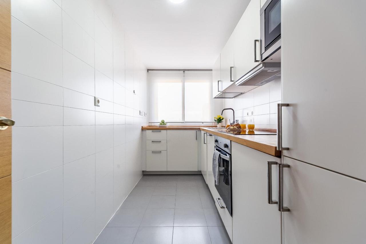 Modern Beach Apartment Valparaiso With Parking Malaga Bagian luar foto