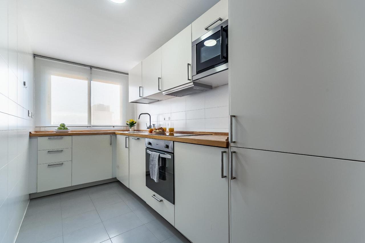 Modern Beach Apartment Valparaiso With Parking Malaga Bagian luar foto
