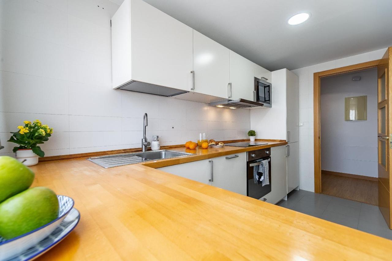 Modern Beach Apartment Valparaiso With Parking Malaga Bagian luar foto