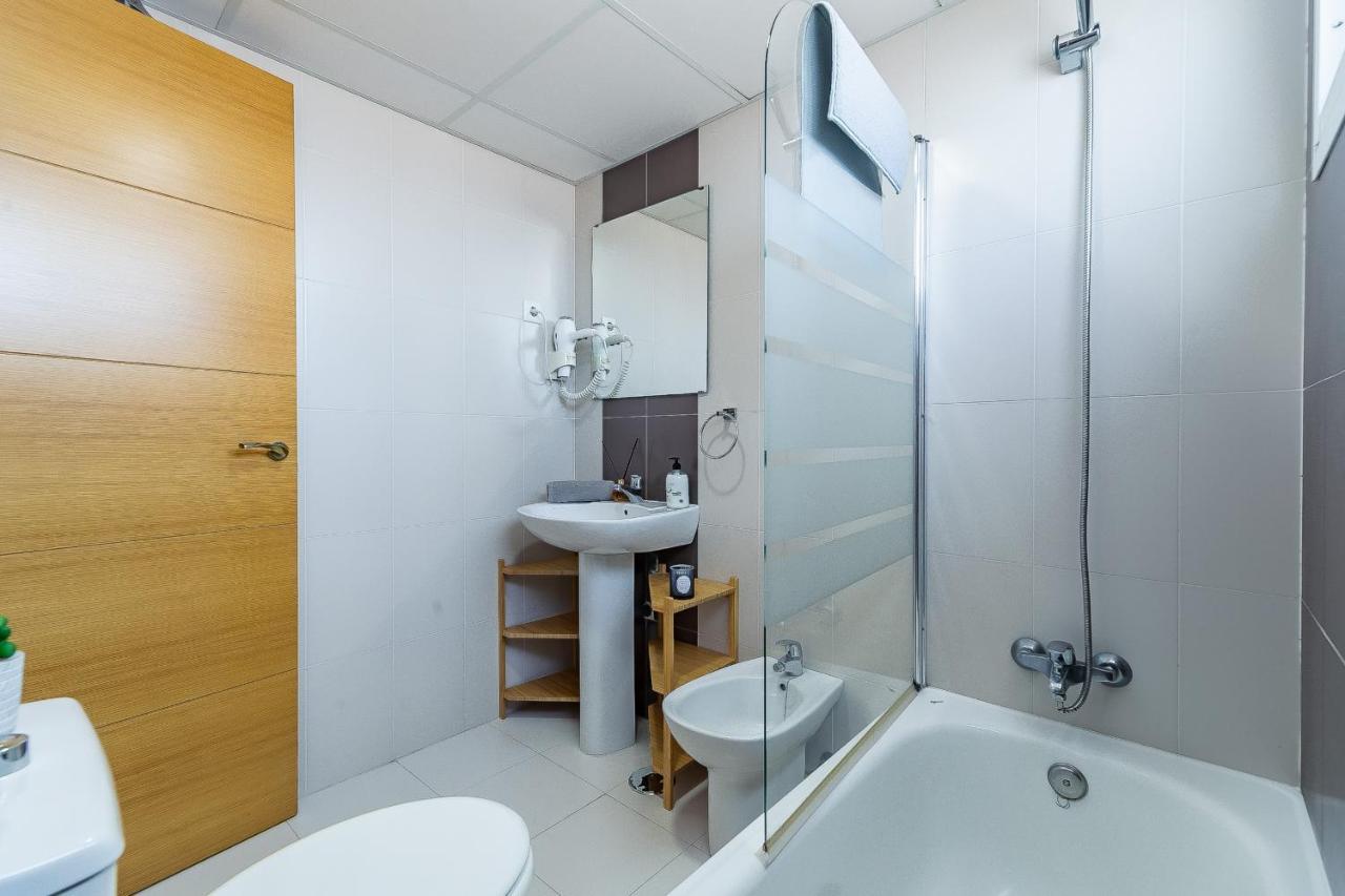 Modern Beach Apartment Valparaiso With Parking Malaga Bagian luar foto