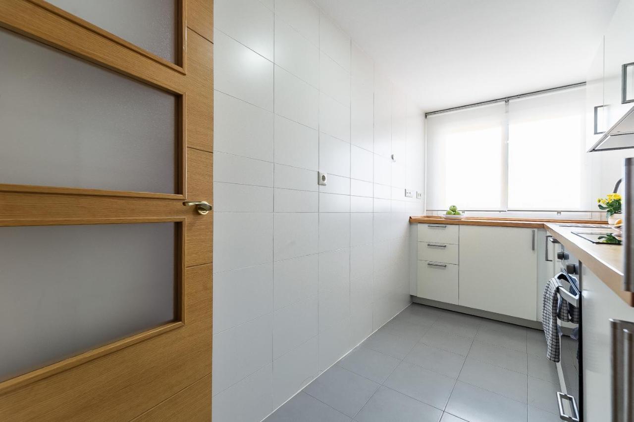 Modern Beach Apartment Valparaiso With Parking Malaga Bagian luar foto